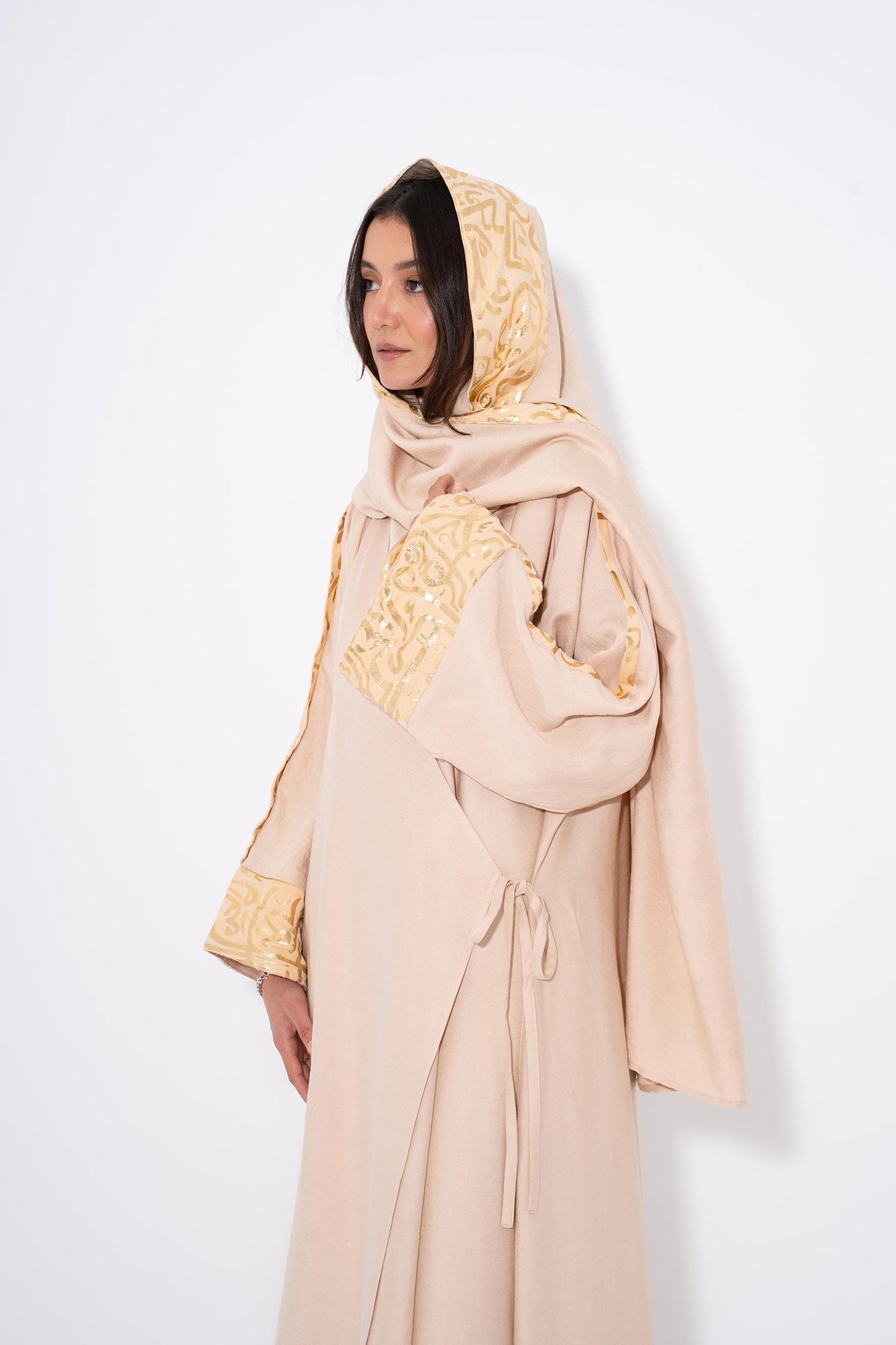 Serenity Ramadan Isdal - Gold